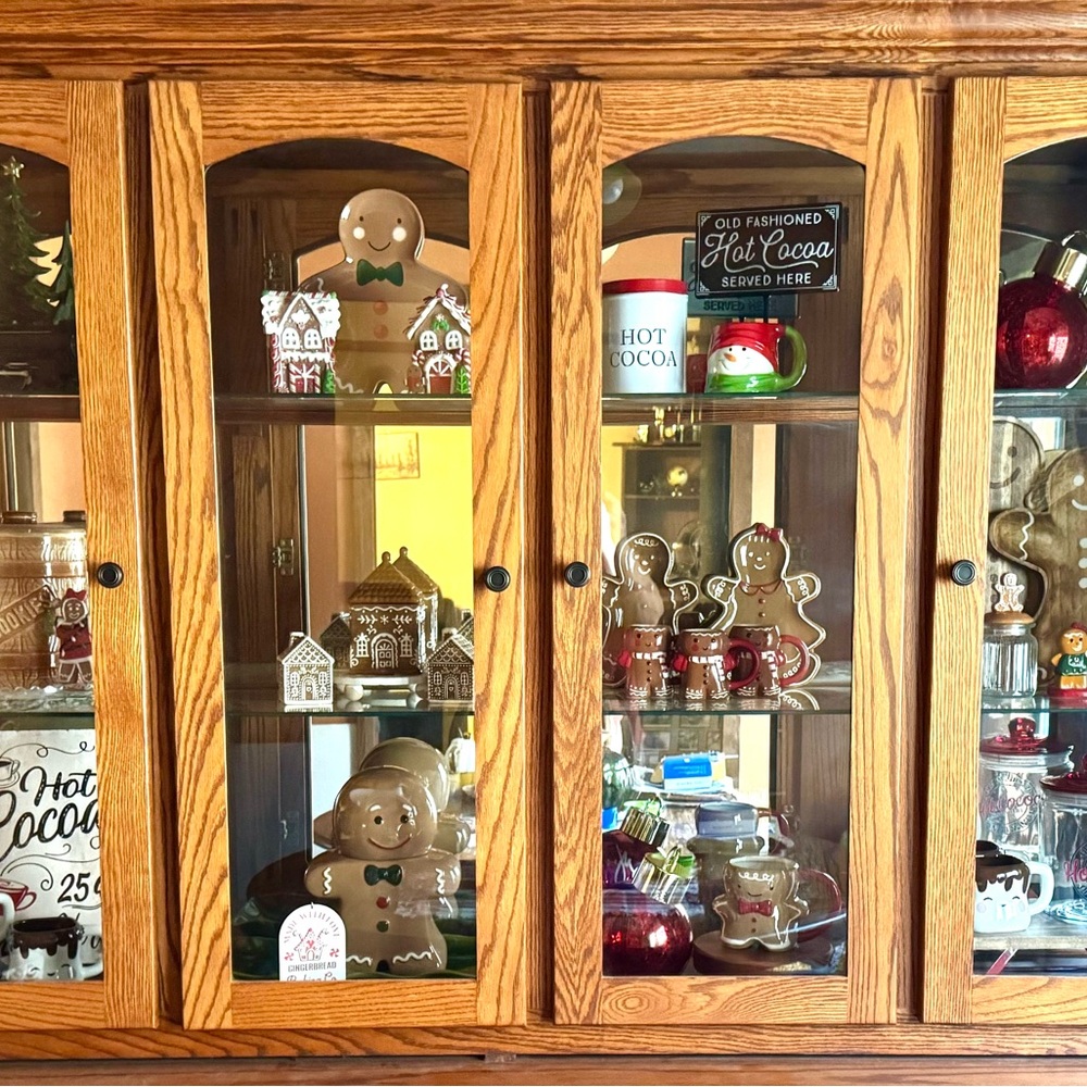 Festive Gingerbread Holiday Decor Set